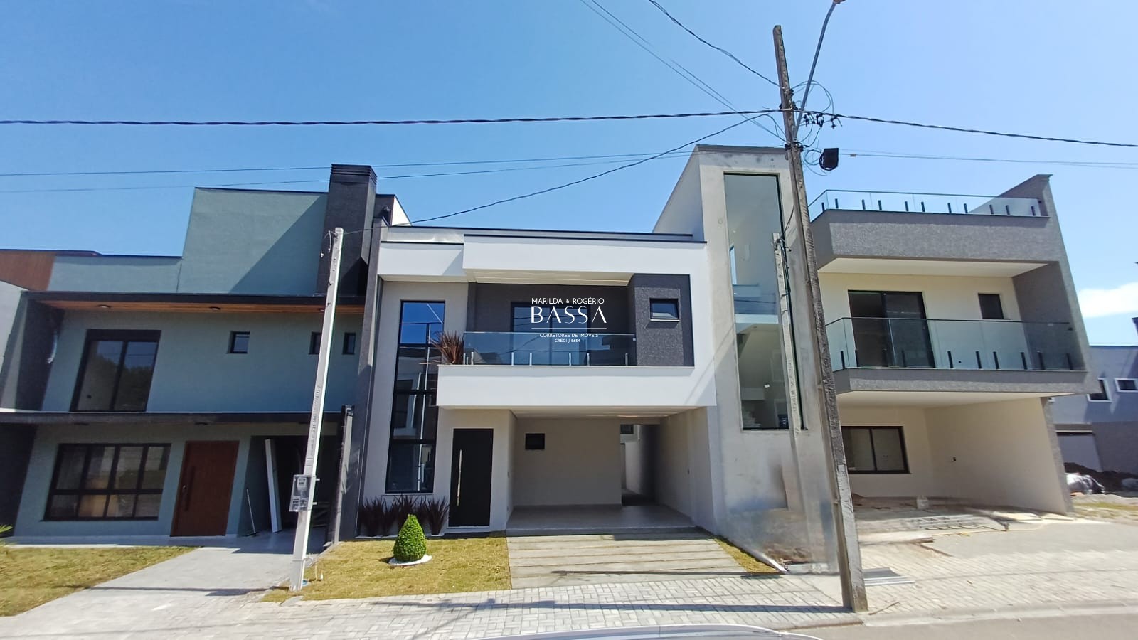 Sobrado em Condomínio no Bairro Costeira em São José dos Pinhais